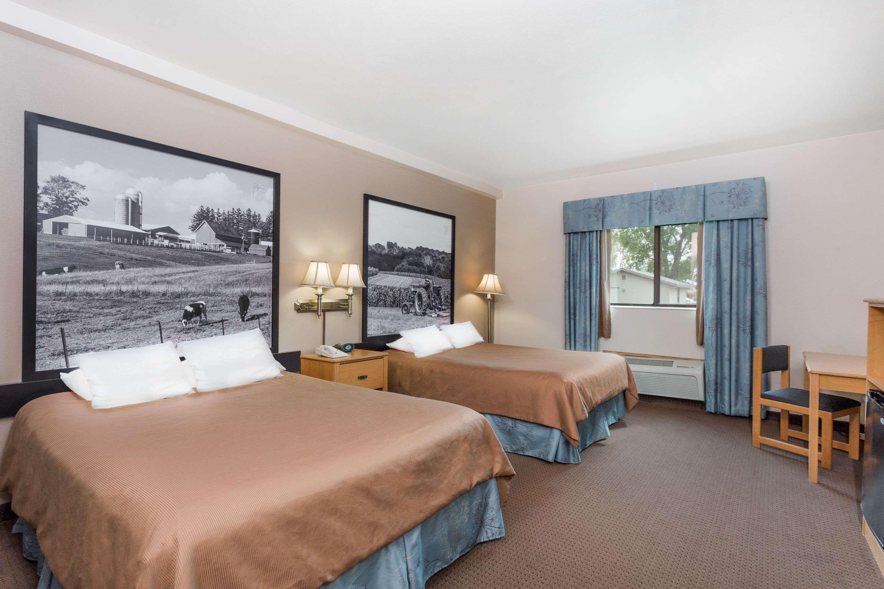 Super 8 By Wyndham Wi Hotel Monroe