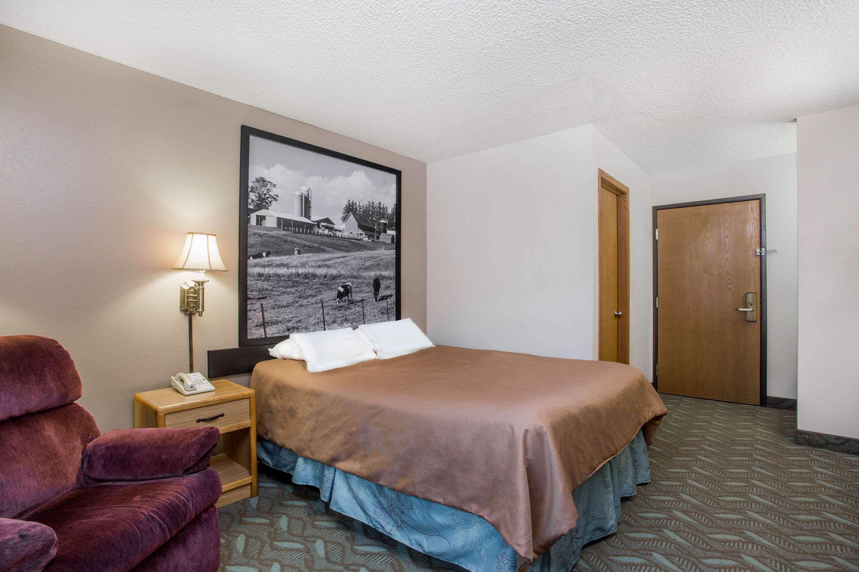 Hotel Super 8 By Wyndham Wi Monroe