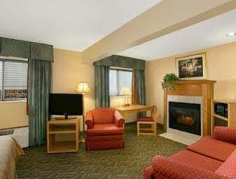 Super 8 By Wyndham Wi 2*
