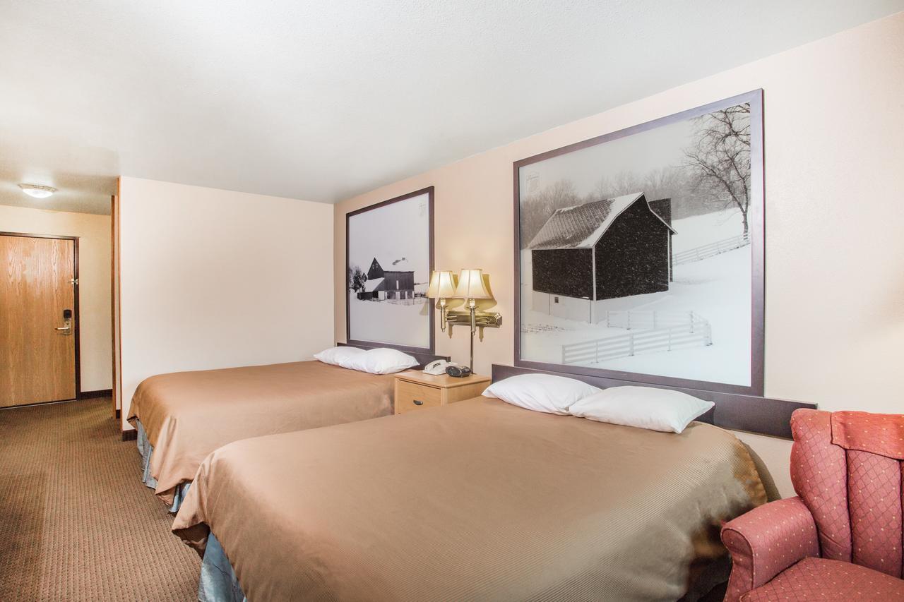 Super 8 By Wyndham Wi Monroe