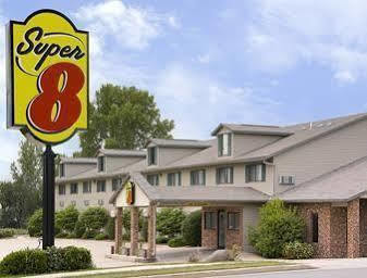 Super 8 By Wyndham Wi 2*